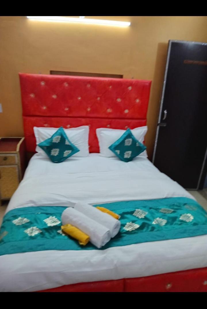 Shri Krishna Deep Residency * New Delhi