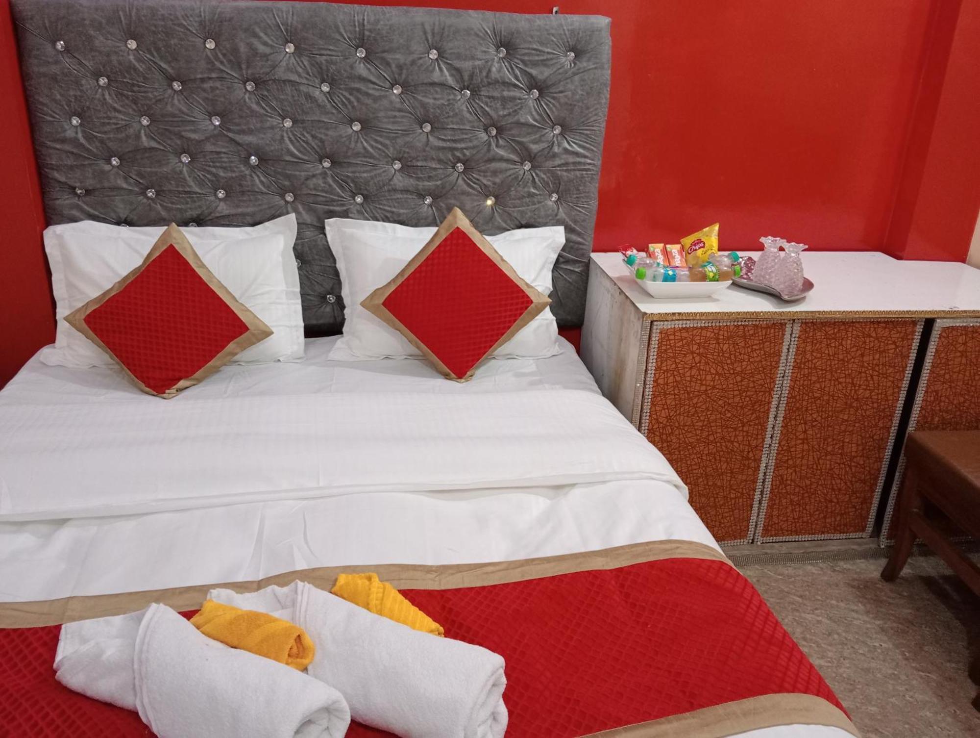 Shri Krishna Deep Residency * New Delhi